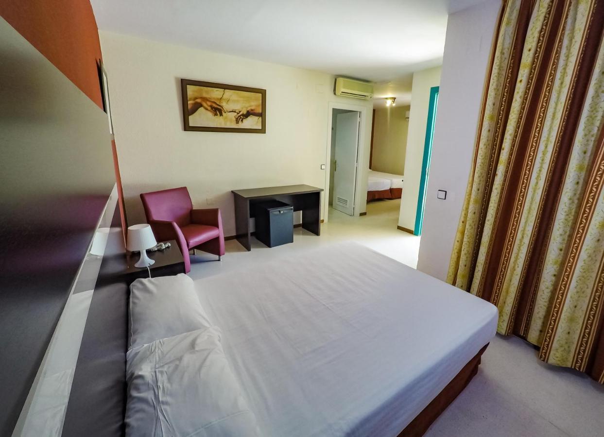 Hotel Jm Jardin De La Reina Гильена Экстерьер фото