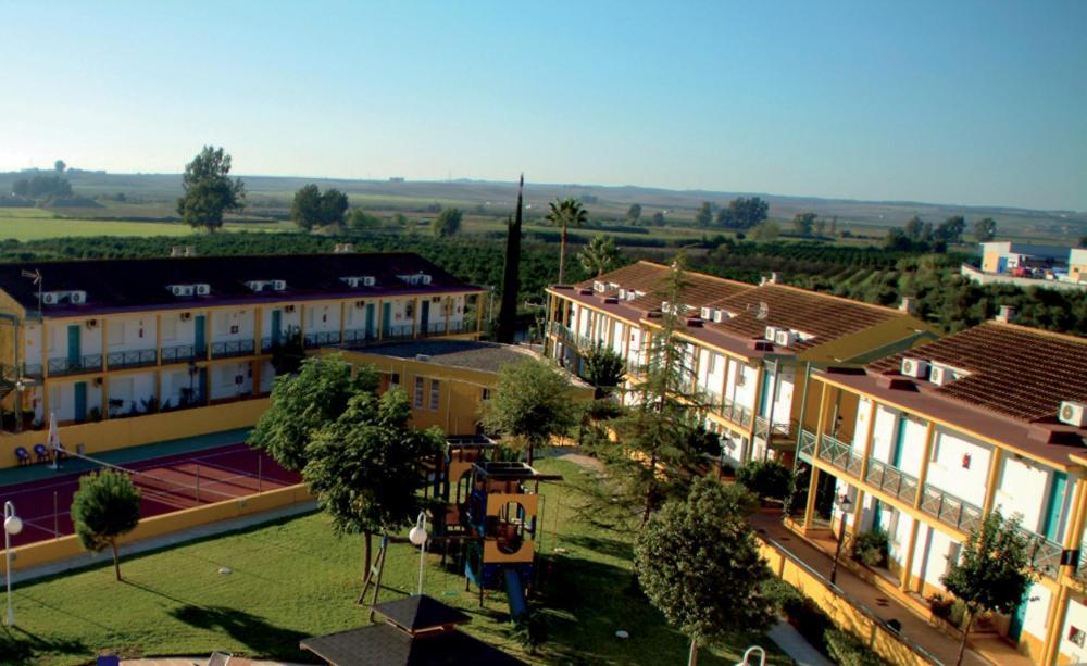 Hotel Jm Jardin De La Reina Гильена Экстерьер фото