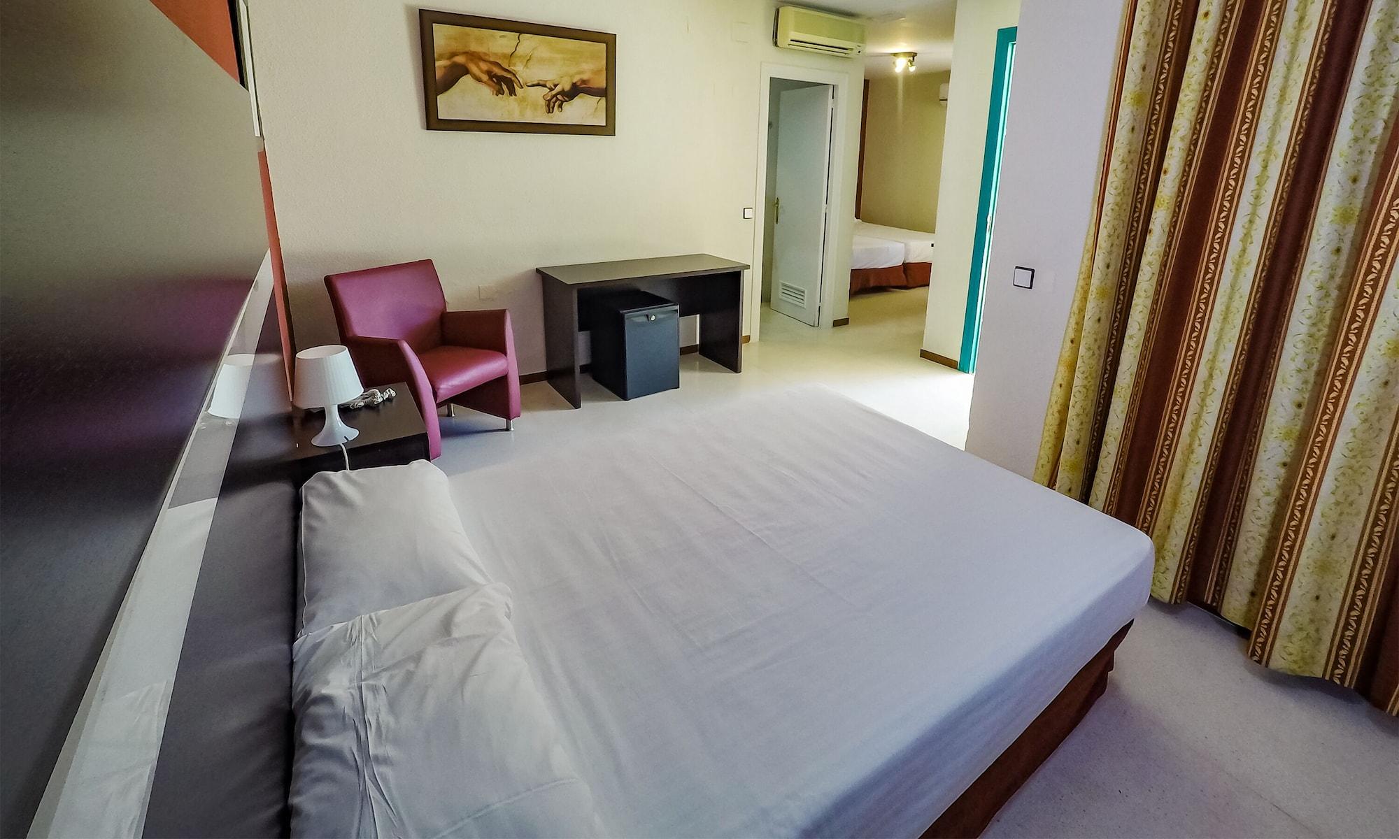 Hotel Jm Jardin De La Reina Гильена Экстерьер фото