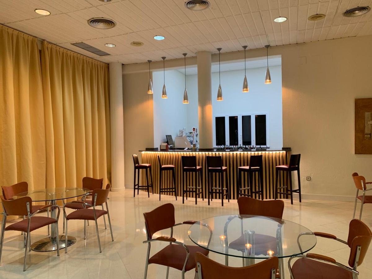 Hotel Jm Jardin De La Reina Гильена Экстерьер фото