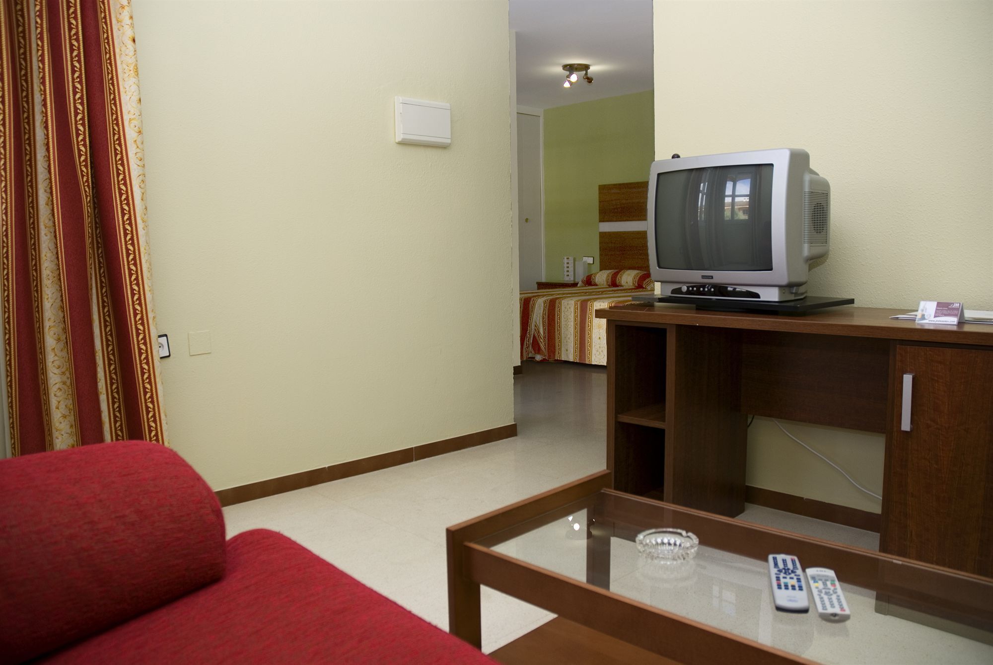 Hotel Jm Jardin De La Reina Гильена Экстерьер фото